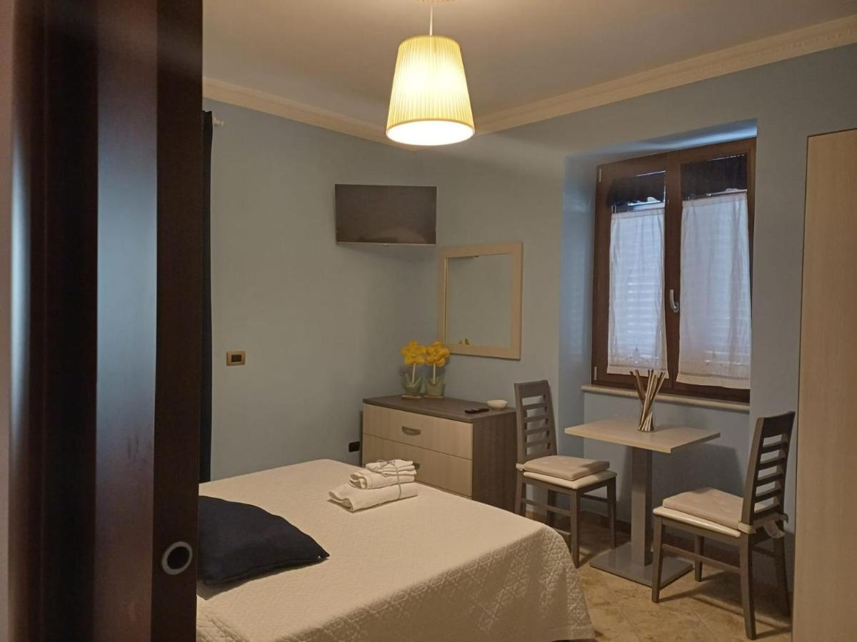Core A Core Rooms Santo Stefano del Sole Bagian luar foto