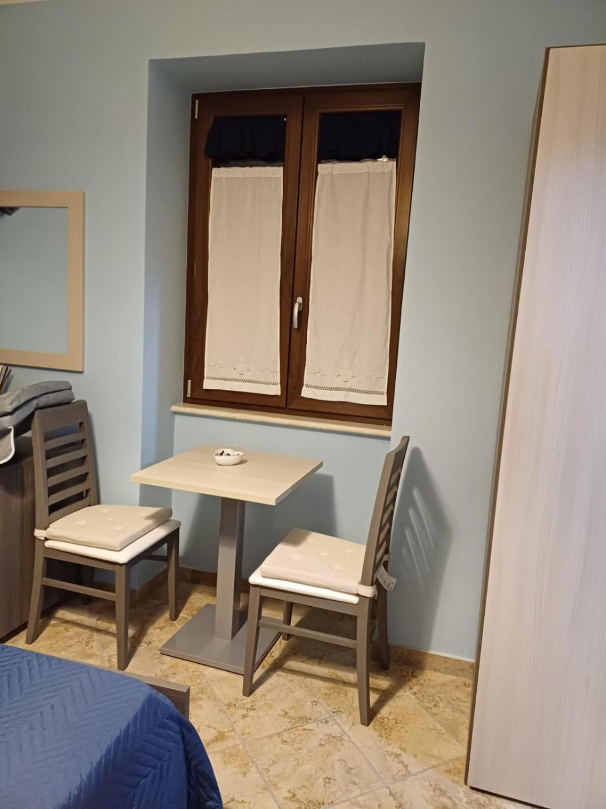 Core A Core Rooms Santo Stefano del Sole Ruang foto
